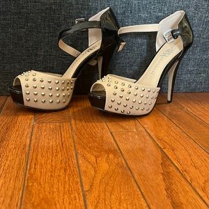 Size 8, Rock & Republic heels.